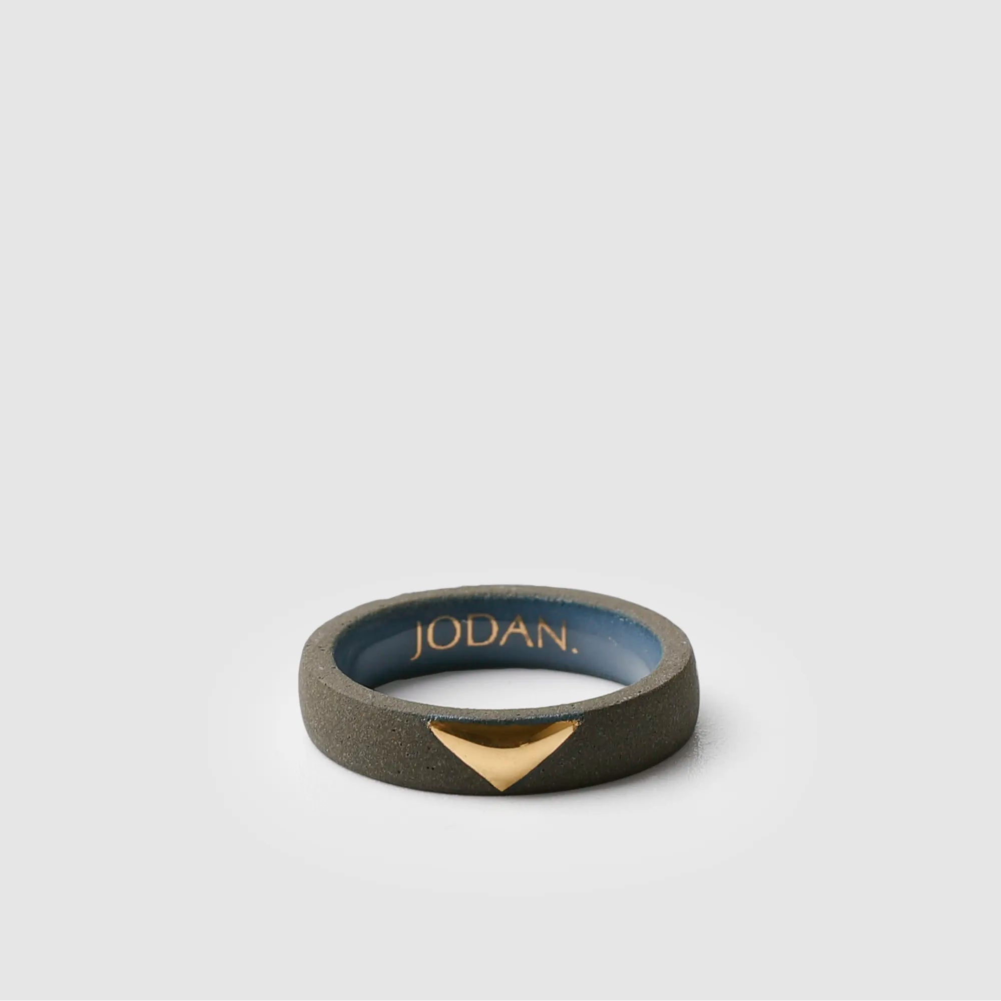 scent ring___Dark Grey（triangle）GOLD / アロマリング