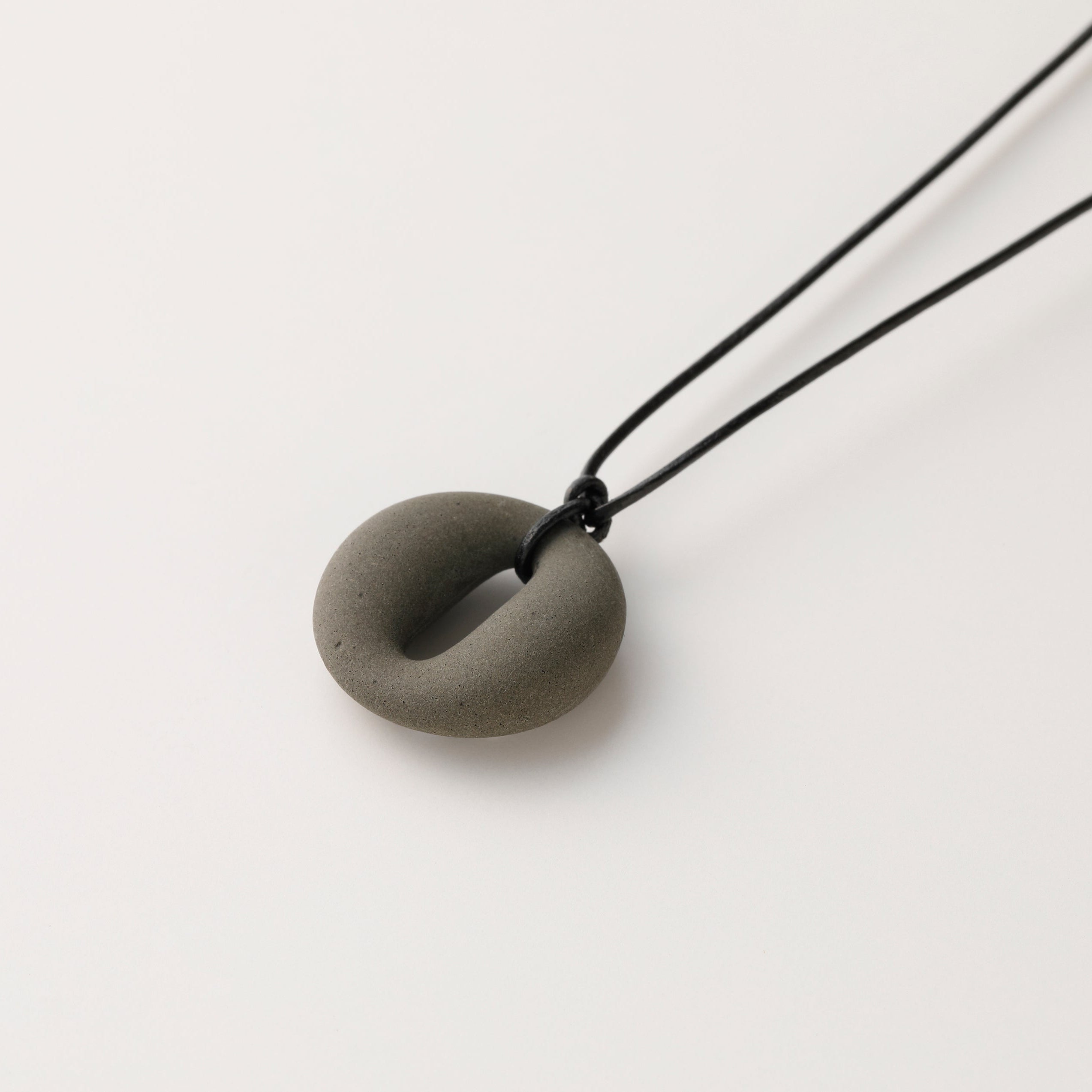 scent necklace___Dark Grey（circle） / アロマネックレス