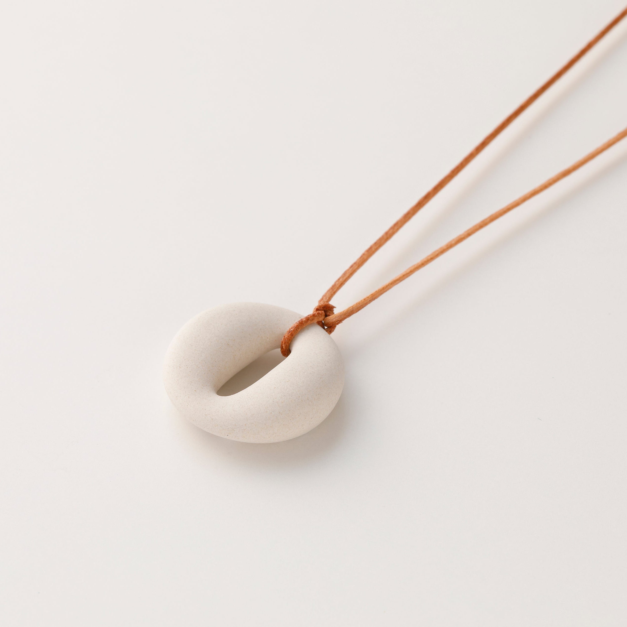 scent necklace___Light Beige（circle）