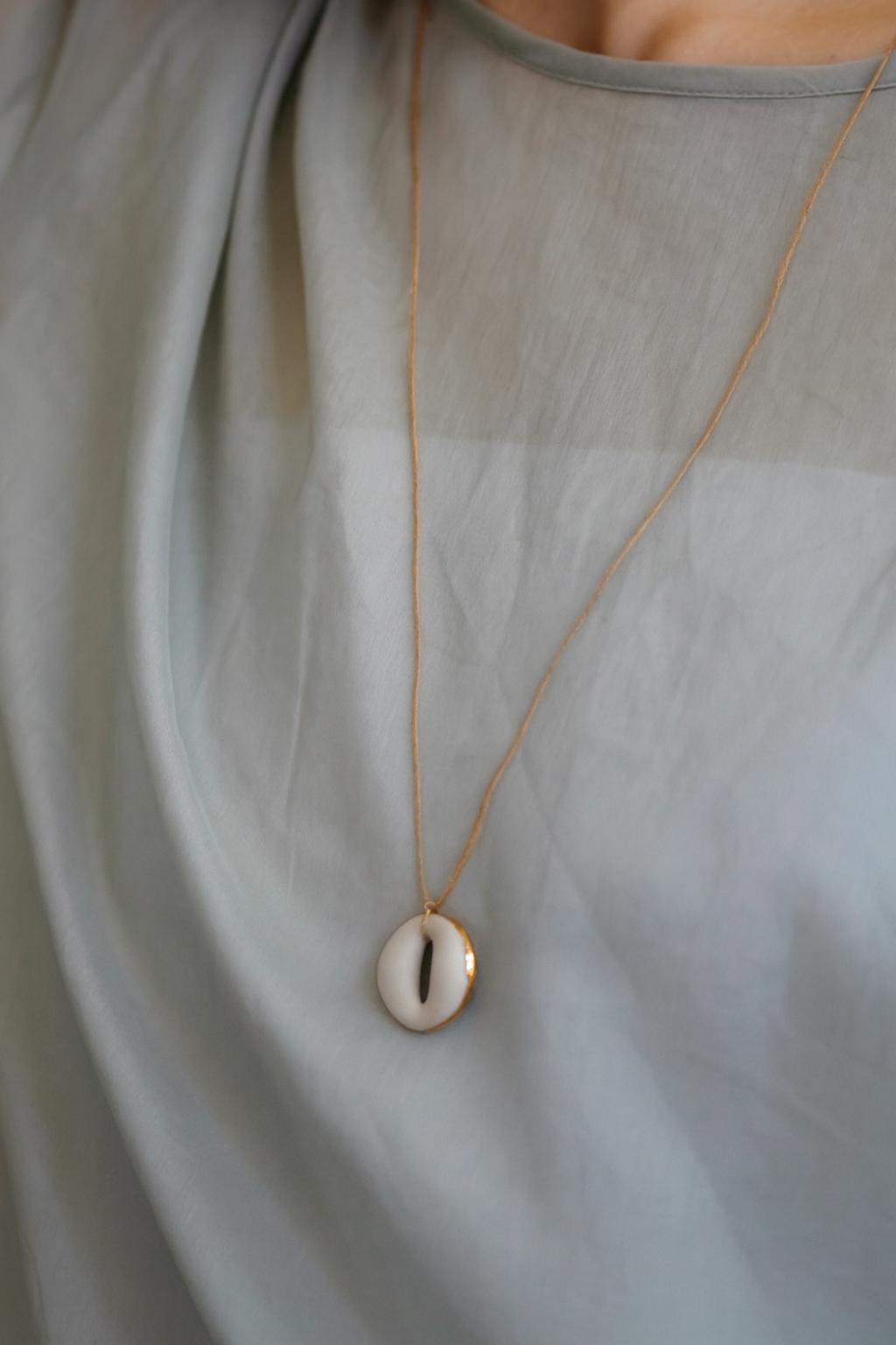 scent necklace___Light Beige（circle）GOLD